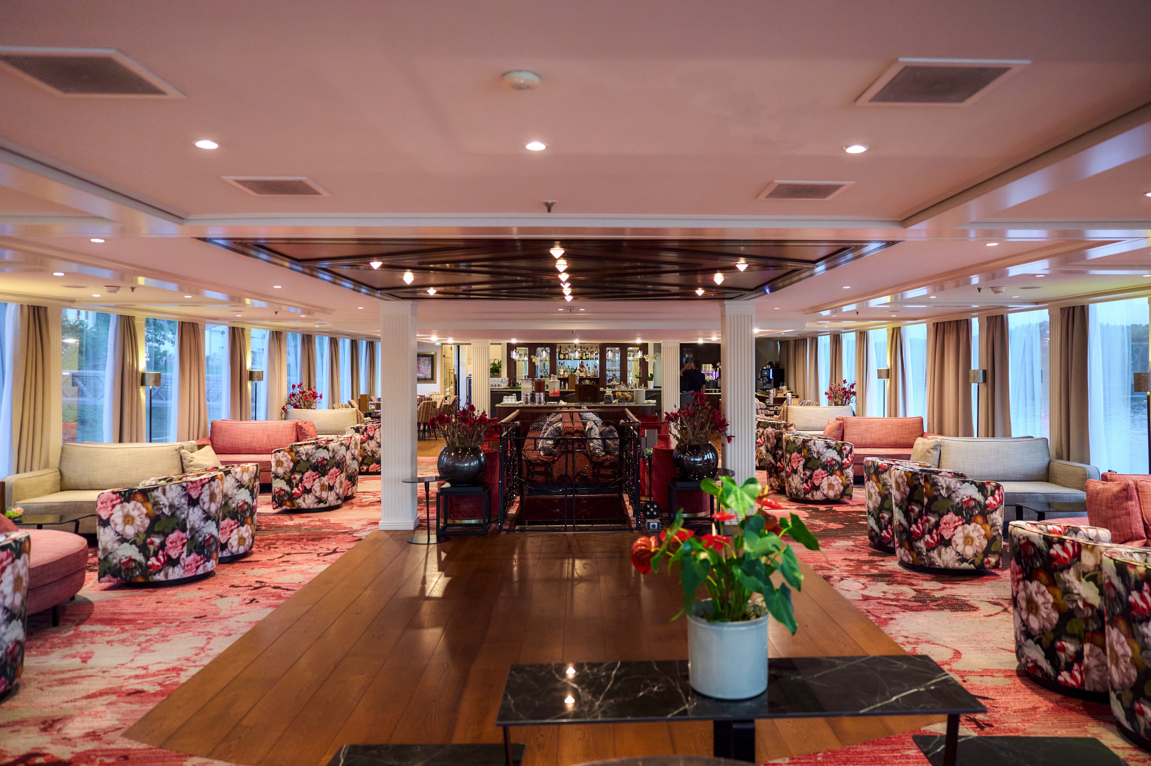 Main Lounge & Bar